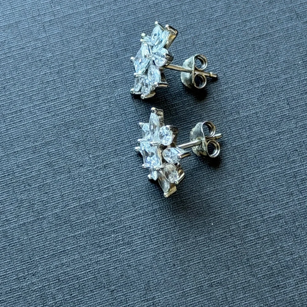 925 Sterling Silver CZ Flower Cluster Stud Earrings - Picture 3 of 4